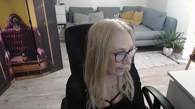 sofia xkiss online show from March 2026 03:35:01 PM