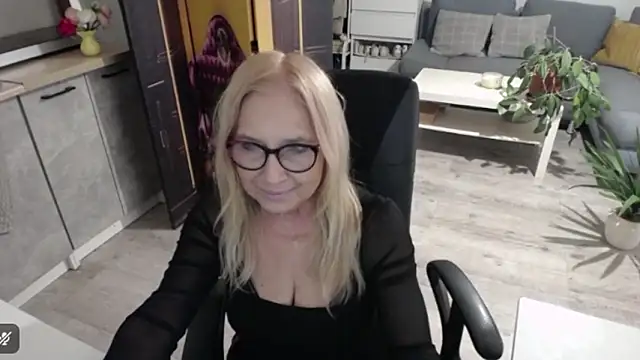 sofia xkiss online show from February 2026 02:52:02 PM