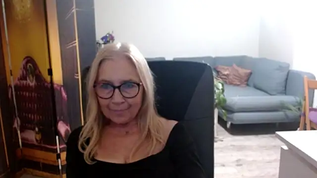 Snapshot of sofia_xkiss chatting on November 2025 02:44:01 PM sofia xkiss online show from November 2025 02:44:01 PM