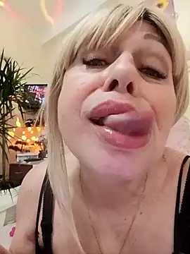 SusieNoreen online show from March 2025 06:52:01 AM