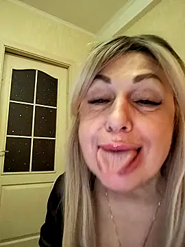 SusieNoreen online show from October 2025 02:24:01 AM