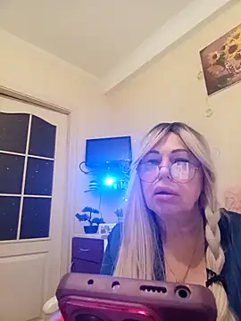 SusieNoreen online show from October 2025 11:27:01 PM