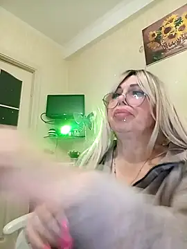 SusieNoreen online show from October 2025 03:40:02 AM