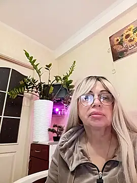 SusieNoreen online show from October 2025 12:58:01 AM