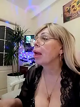 SusieNoreen online show from March 2025 10:39:02 AM