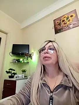 SusieNoreen online show from October 2025 01:40:01 AM