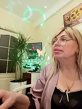 SusieNoreen online show from March 2025 10:28:02 AM