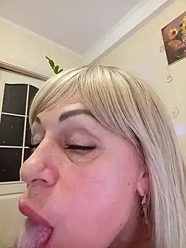 SusieNoreen online show from September 2025 01:44:02 AM