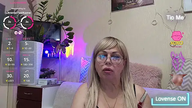 SusieNoreen online show from September 2025 11:49:02 PM