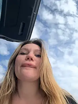 justmila online show from January 2026 12:19:02 PM