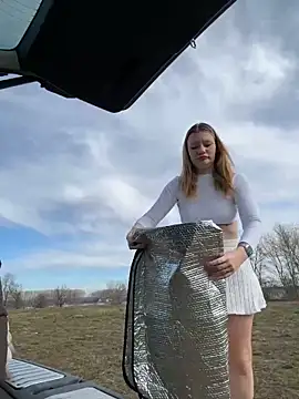 justmila online show from February 2026 11:28:01 AM