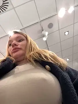 justmila online show from October 2025 01:22:02 PM