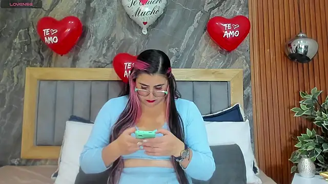 Snapshot of BellaPeers_ chatting on February 2025 11:53:01 AM BellaPeers online show from February 2025 11:53:01 AM
