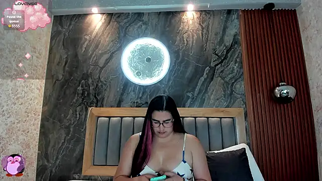 Snapshot of BellaPeers_ chatting on September 2025 12:16:02 PM BellaPeers online show from September 2025 12:16:02 PM