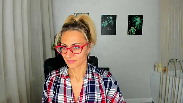 MuseOfStage online show from November 2025 12:09:02 PM