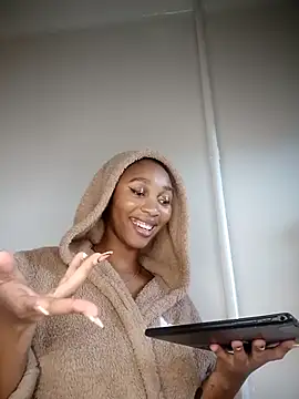 Snapshot of Shria107 chatting on November 2025 12:05:01 PM Shria107 online show from November 2025 12:05:01 PM