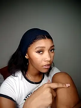 Snapshot of Shria107 chatting on December 2025 10:31:01 PM Shria107 online show from December 2025 10:31:01 PM