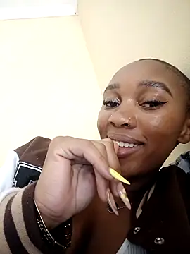 Snapshot of Shria107 chatting on November 2025 08:14:01 PM Shria107 online show from November 2025 08:14:01 PM