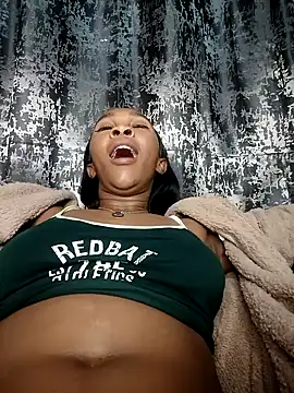 Snapshot of Shria107 chatting on November 2025 11:31:02 PM Shria107 online show from November 2025 11:31:02 PM