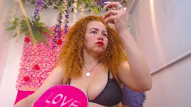 Snapshot of BLONDE_SEXYHOT chatting on May 2026 10:24:01 AM BLONDE SEXYHOT online show from May 2026 10:24:01 AM