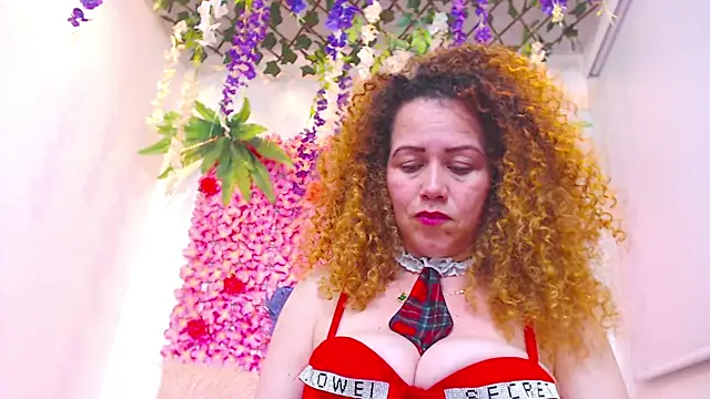 Snapshot of BLONDE_SEXYHOT chatting on December 2025 12:31:02 AM BLONDE SEXYHOT online show from December 2025 12:31:02 AM