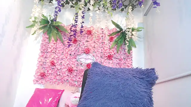 Snapshot of BLONDE_SEXYHOT chatting on November 2025 11:52:02 PM BLONDE SEXYHOT online show from November 2025 11:52:02 PM