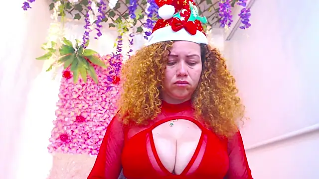 Snapshot of BLONDE_SEXYHOT chatting on December 2025 12:26:01 PM BLONDE SEXYHOT online show from December 2025 12:26:01 PM