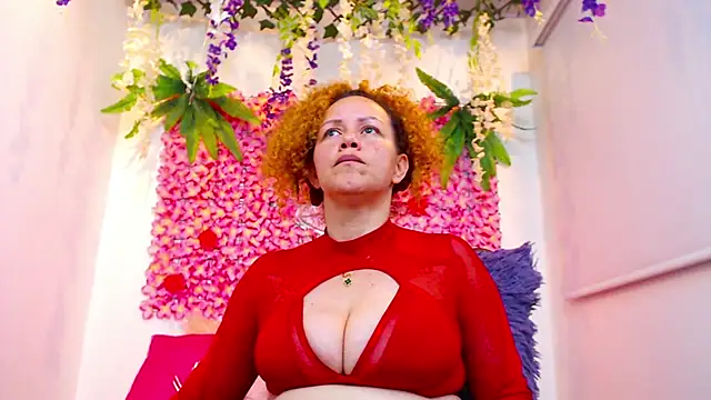 Snapshot of BLONDE_SEXYHOT chatting on November 2025 01:09:01 AM BLONDE SEXYHOT online show from November 2025 01:09:01 AM