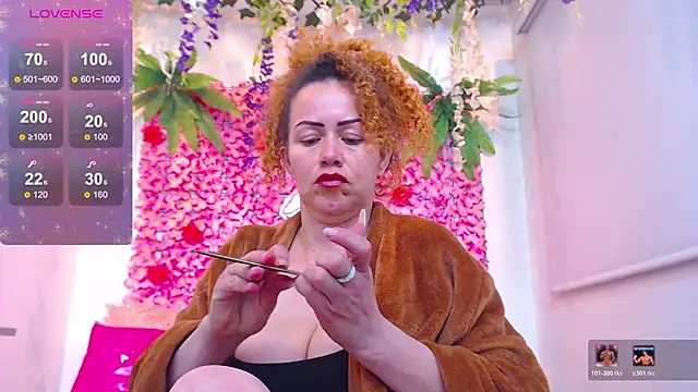 BLONDE SEXYHOT online show from February 2026 01:09:01 PM