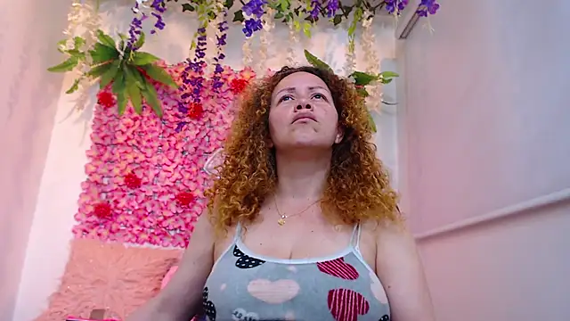 BLONDE SEXYHOT online show from December 2025 07:04:02 PM