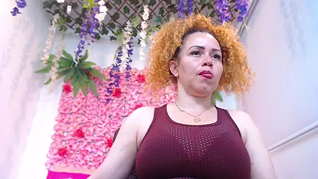 Snapshot of BLONDE_SEXYHOT chatting on May 2026 03:50:02 PM BLONDE SEXYHOT online show from May 2026 03:50:02 PM