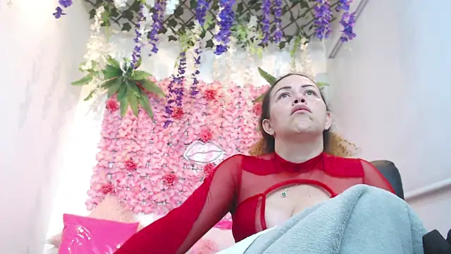 Snapshot of BLONDE_SEXYHOT chatting on December 2025 01:28:01 PM BLONDE SEXYHOT online show from December 2025 01:28:01 PM