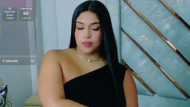 Kendall-Moll online show from April 2026 12:12:01 PM