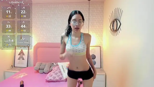 Snapshot of MAILYLOVE1 chatting on February 2025 03:55:02 PM MAILYLOVE1 online show from February 2025 03:55:02 PM