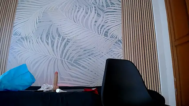 Snapshot of LauraRossi_Nova chatting on February 2025 01:53:02 PM LauraRossi Nova online show from February 2025 01:53:02 PM