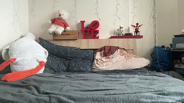 LinelikeOverseer online show from March 2026 11:13:02 AM