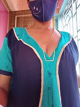 Snapshot of wild_bong_queen chatting on October 2025 09:50:01 AM wild bong queen online show from October 2025 09:50:01 AM