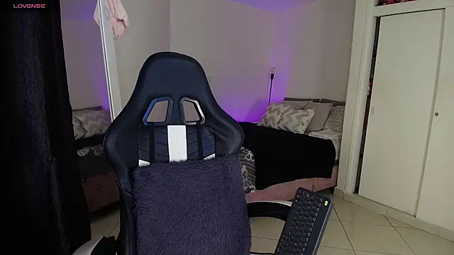 April Scarlett online show from May 2026 12:19:01 AM