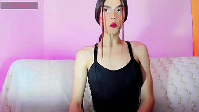 Snapshot of TatiGil chatting on November 2025 12:43:02 PM TatiGil online show from November 2025 12:43:02 PM