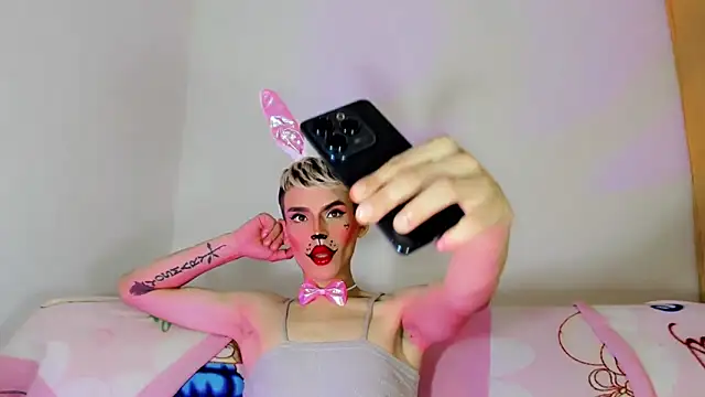 Snapshot of TatiGil chatting on October 2025 04:11:01 AM TatiGil online show from October 2025 04:11:01 AM