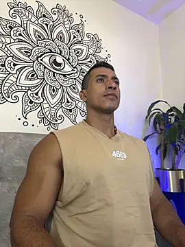 Snapshot of aaroncolombia chatting on November 2025 10:41:02 AM aaroncolombia online show from November 2025 10:41:02 AM