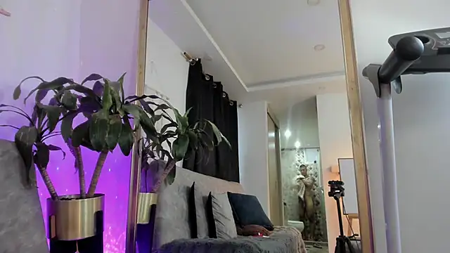 aaroncolombia online show from April 2026 11:22:02 AM