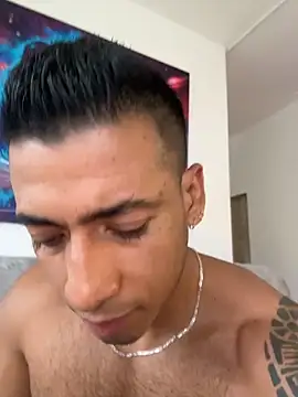 Snapshot of aaroncolombia chatting on November 2025 03:55:02 PM aaroncolombia online show from November 2025 03:55:02 PM