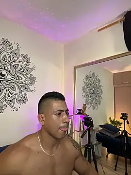 aaroncolombia online show from February 2026 11:26:01 PM