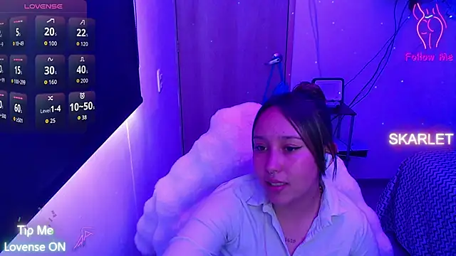 Skarlet Adams28 online show from October 2025 07:39:02 PM