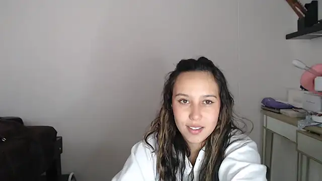 Skarlet Adams28 online show from March 2025 10:19:01 PM