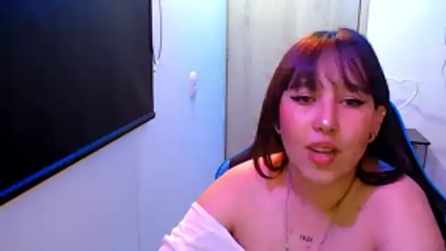 Snapshot of Skarlet_Adams28 chatting on May 2026 06:05:02 PM Skarlet Adams28 online show from May 2026 06:05:02 PM