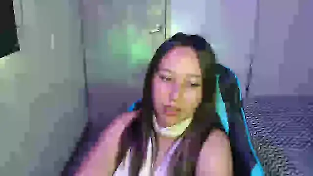 Skarlet Adams28 online show from March 2026 07:07:01 PM