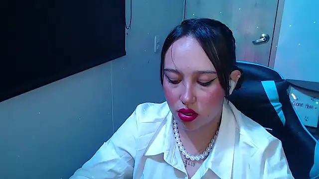 Skarlet Adams28 online show from March 2026 09:15:01 PM