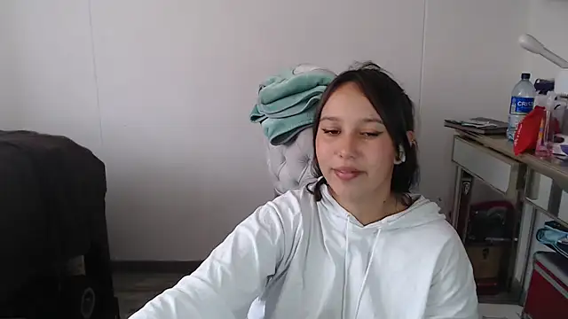 Skarlet Adams28 online show from February 2025 07:55:02 PM